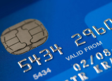 блокируют ли приставы карту Озон: порядок ареста, какую сумму могут снять - фото - 1